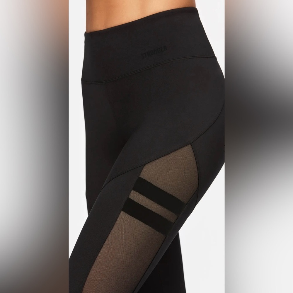 STRONGER LABEL Mesh Emblem Leggings